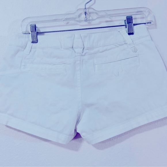 Volcom White Shorts Sz 5 (26/27) EXCELLENT CONDITION - Picture 5 of 8